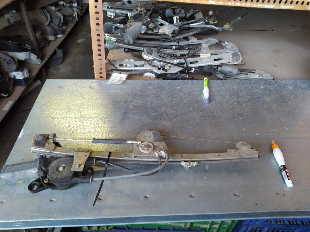 Elevalunas delantero derecho - Peugeot 306 (7B) (1.6 SR (89 cv))