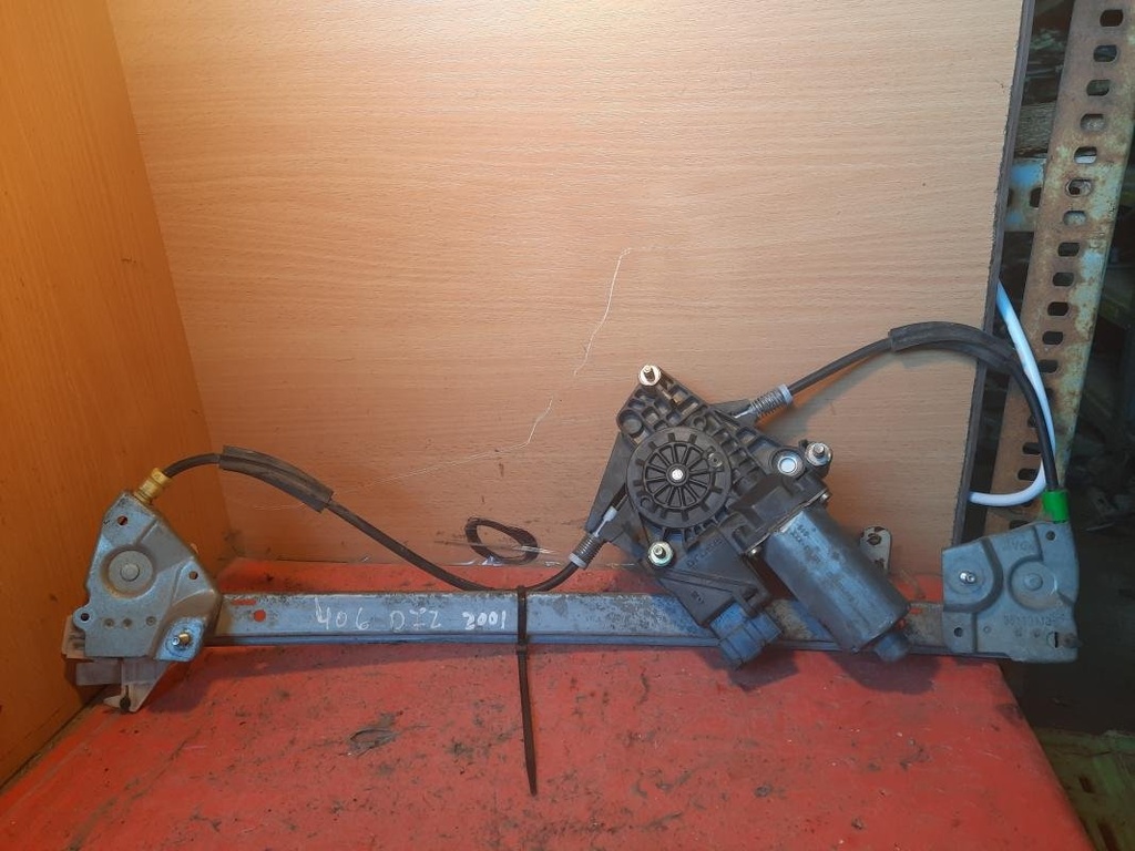 Elevalunas delantero izquierdo - Peugeot 406 Break (8) (1.8 i 16V (116 cv)) (2001)