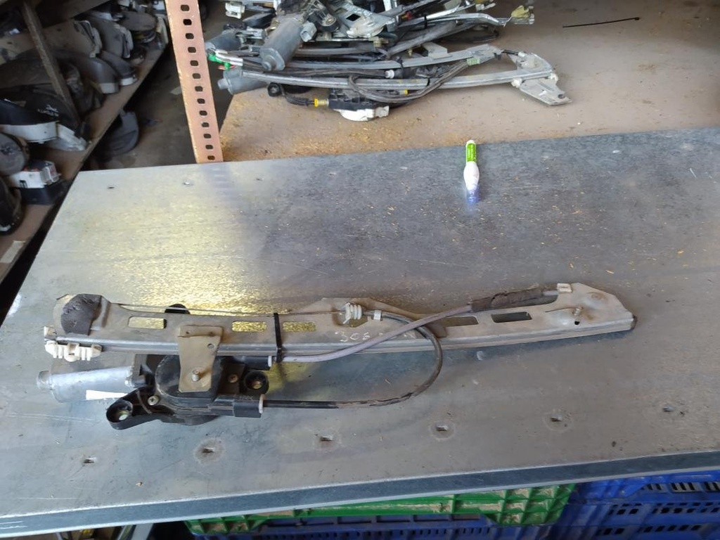 Elevalunas delantero derecho - Peugeot 206 (1.6 16V (109 cv) Automatico)