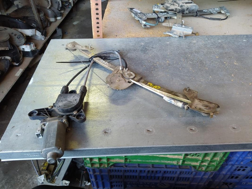 Elevalunas delantero derecho - Peugeot 306 (7B) (1.4 SL (75 cv))