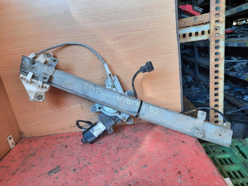 Elevalunas delantero derecho - Daewoo Nubira (KLAJ) (1.6 i 16V (106 cv))