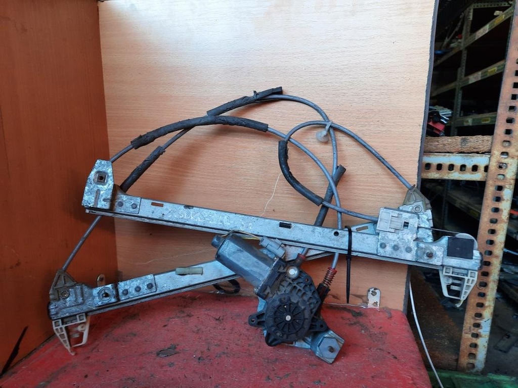 Elevalunas delantero izquierdo - Citroen Xsara (N1) (1.6 i 16V (109 cv))