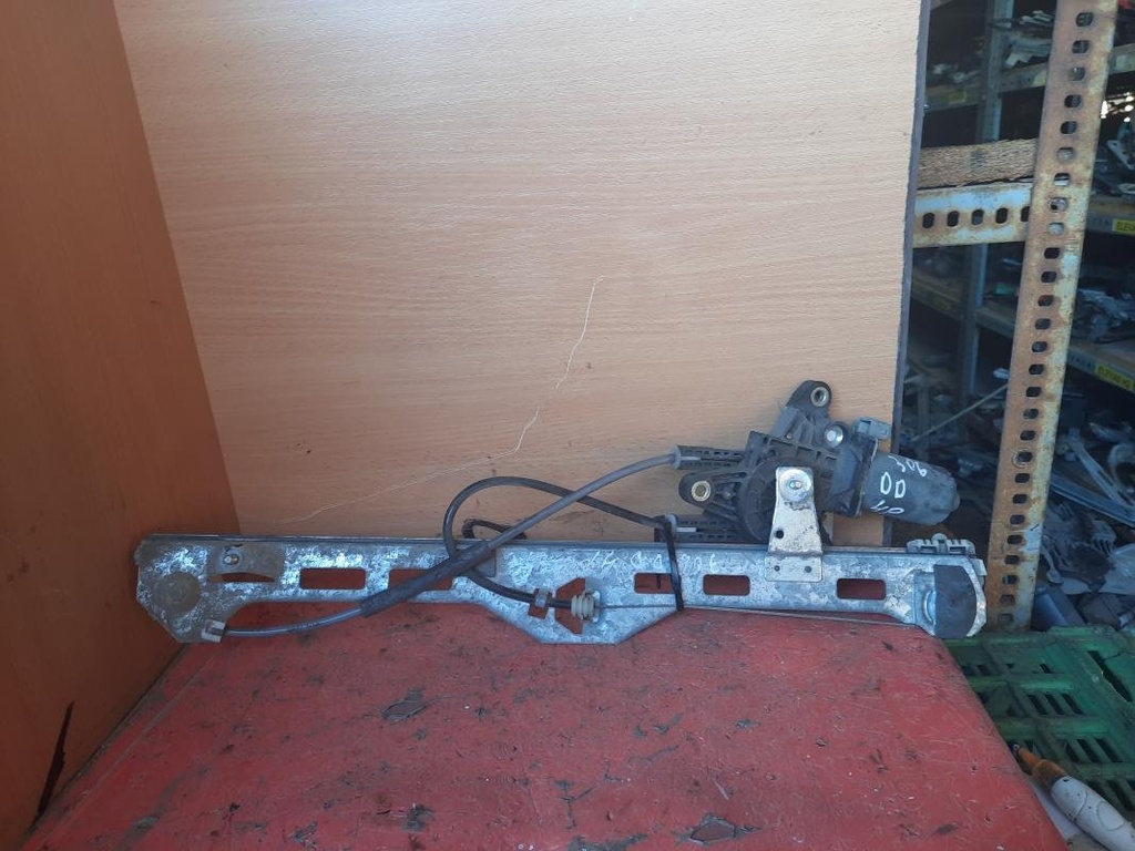 Elevalunas delantero derecho - Peugeot 306 Cabrio (7D) (1.6 (89 cv)) (2001)
