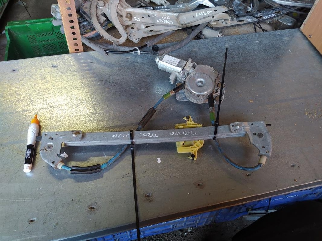 Elevalunas trasero derecho - Citroen C4 I Picasso (Fase I, 2007) (1.6 HDi (109 cv) FAP)