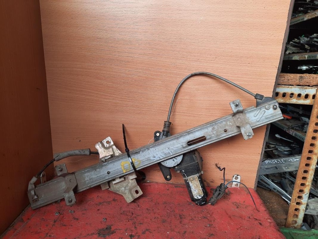 Elevalunas delantero derecho - Kia Shuma (FB) (1.5 i 16V (88 cv))