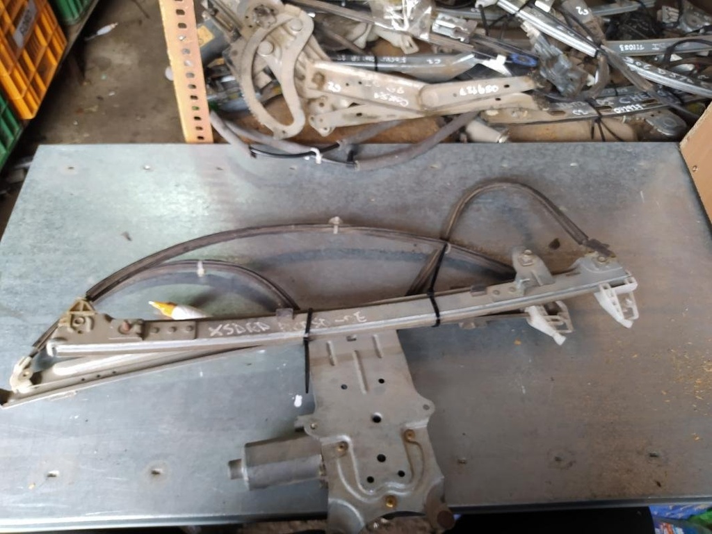 Elevalunas delantero derecho - Citroen Xsara Picasso (N68) (1.6 (95 cv))