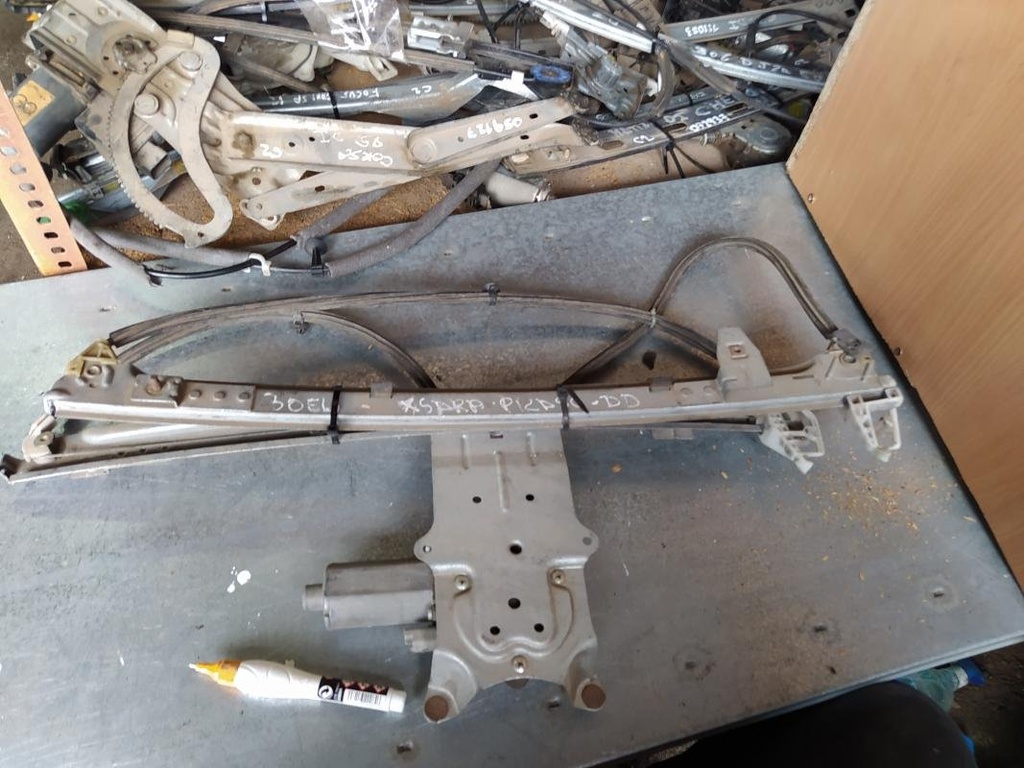 Elevalunas delantero derecho - Citroen Xsara Picasso (N68) (1.6 (95 cv))