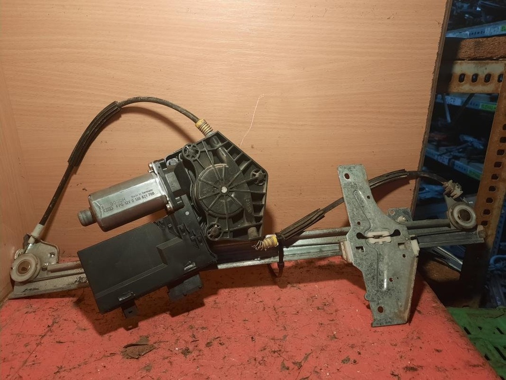 Elevalunas delantero derecho - Peugeot 307 (1.6 HDi (90)) (2002)