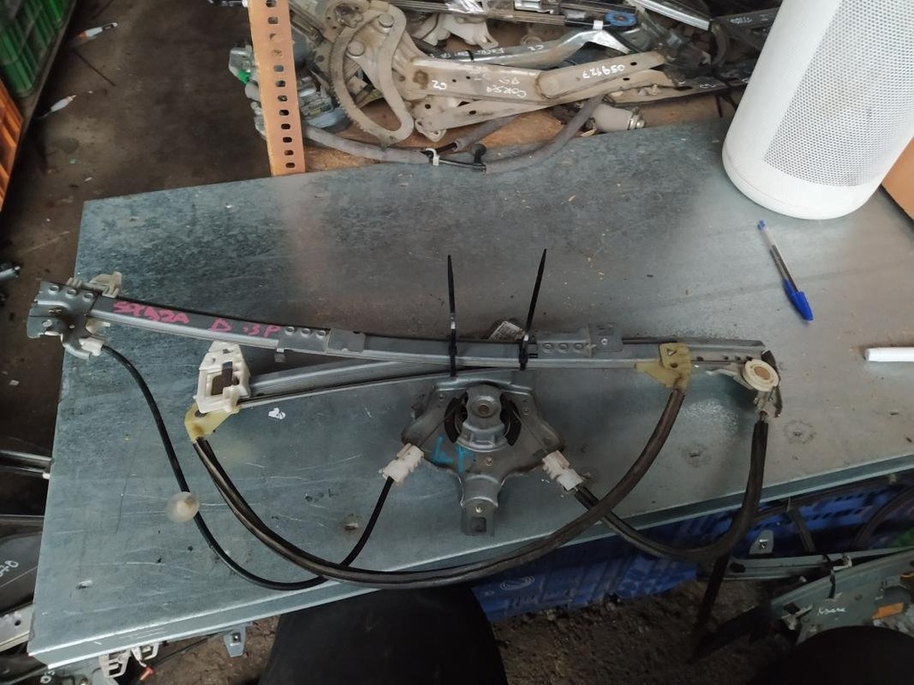 Elevalunas trasero derecho - Citroen Xsara Break (N2) (1.5 D (57 cv))