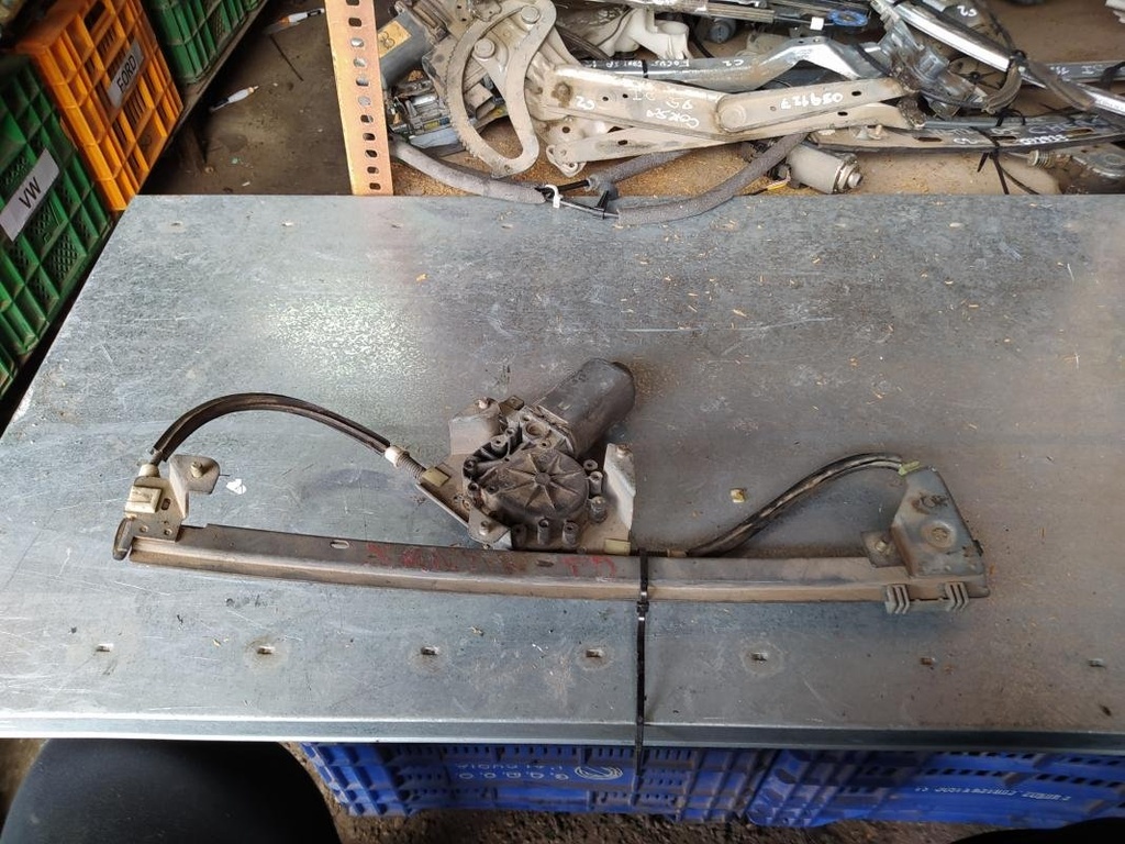 Elevalunas trasero derecho - Citroen Xantia (X1) (1.8 i (101 cv))