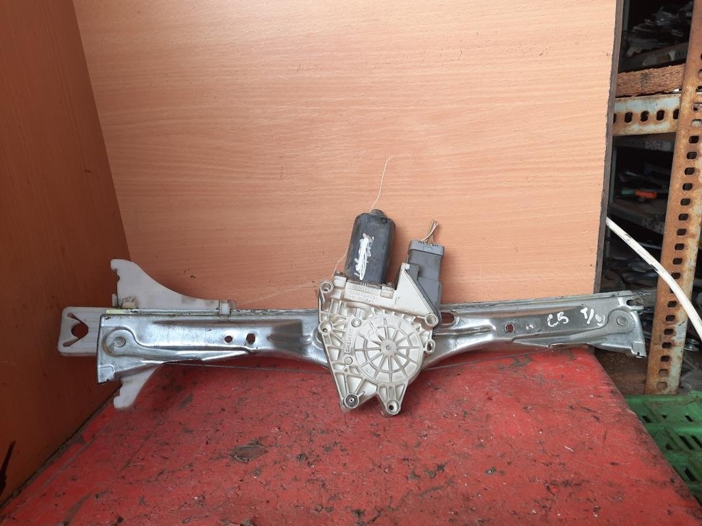 Elevalunas trasero derecho - Citroen C5 I (Fase I, 2000) (2.0 HDi (110 cv))