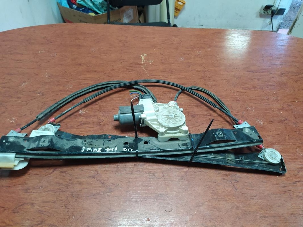 Elevalunas delantero izquierdo - Ford S-MAX (2.0 i 16V (145)) (2008)