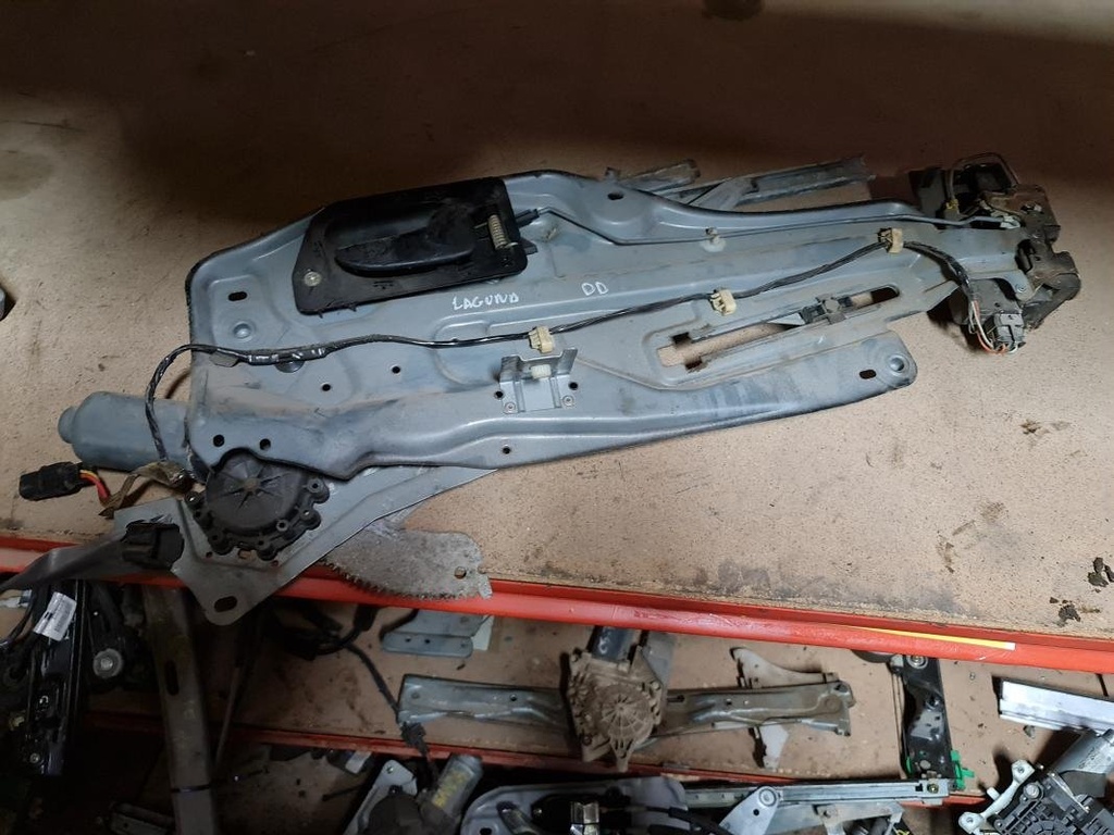 Elevalunas delantero derecho - Renault Laguna (1.9 dCi (107cv))