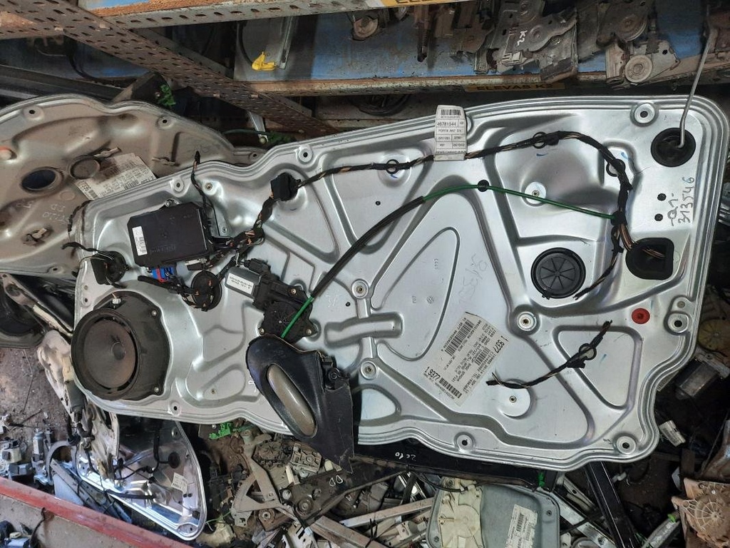 Elevalunas delantero derecho - Fiat Stilo (192) (1.4 i 16V (3 dr) (95 cv))