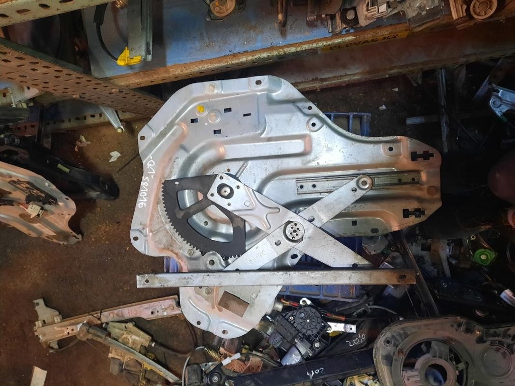 Elevalunas trasero izquierdo - Hyundai Elantra III (1.8 (132 cv))
