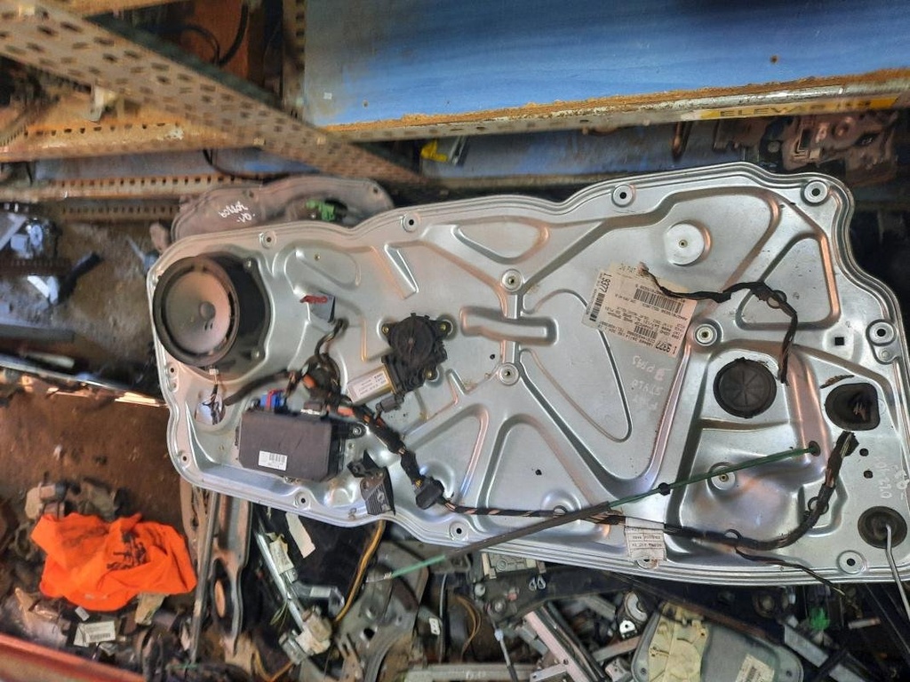 Elevalunas delantero izquierdo - Fiat Stilo (192) (1.4 i 16V (5 dr) (95 cv))