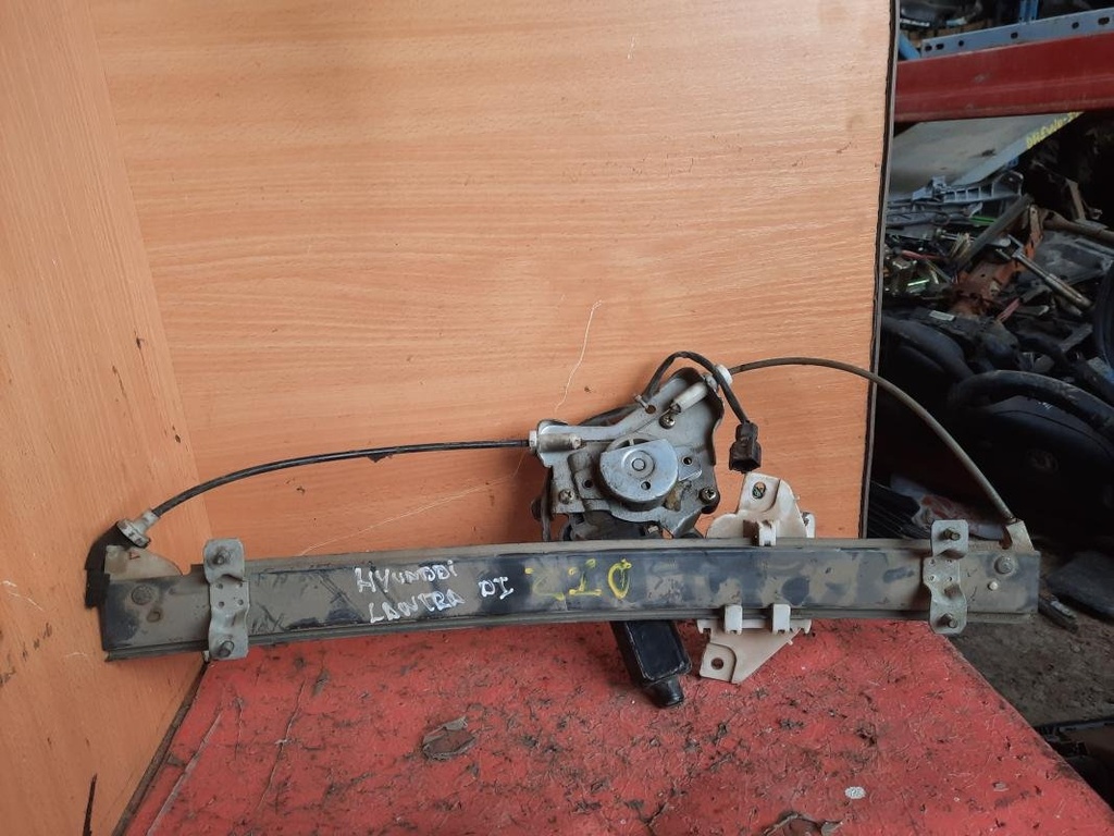 Elevalunas delantero izquierdo - Hyundai Lantra (1.5 12V (88 cv))