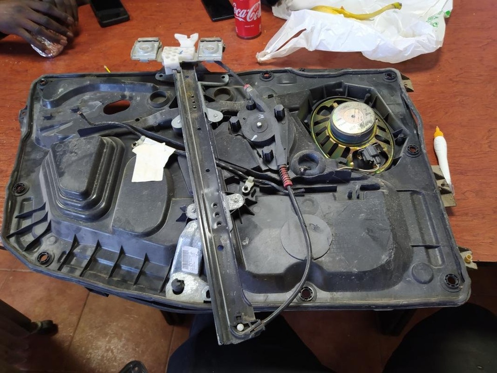 Elevalunas delantero derecho - Ford Fusion (1.6 Duratec 16V (100 cv)) (2003)