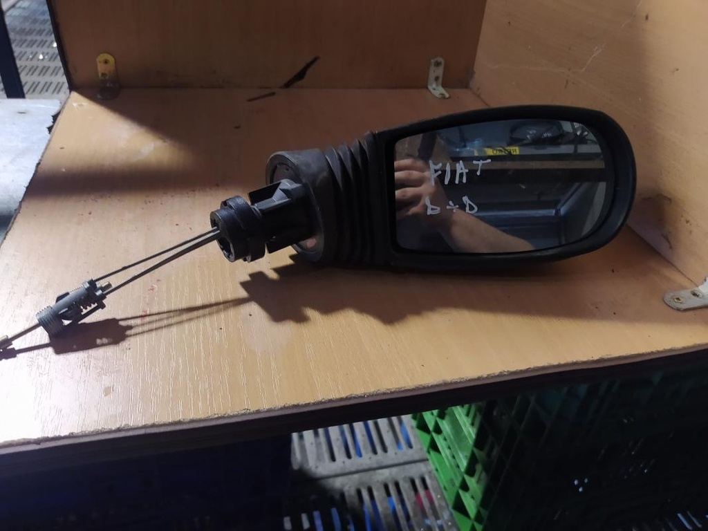 Retrovisor derecho - Fiat Punto I (176) (1.7 D (57 cv))