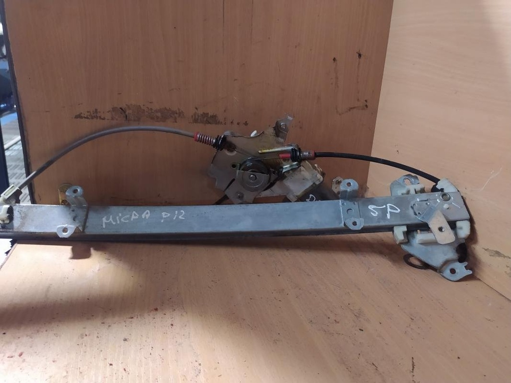 Elevalunas delantero derecho - Nissan Micra (K12) (1.2 i 16V (80 cv))