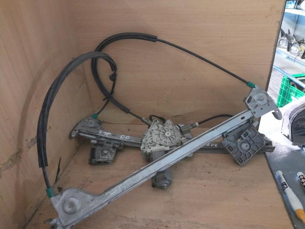 Elevalunas delantero derecho - Peugeot 206 (1.4i (75 cv))