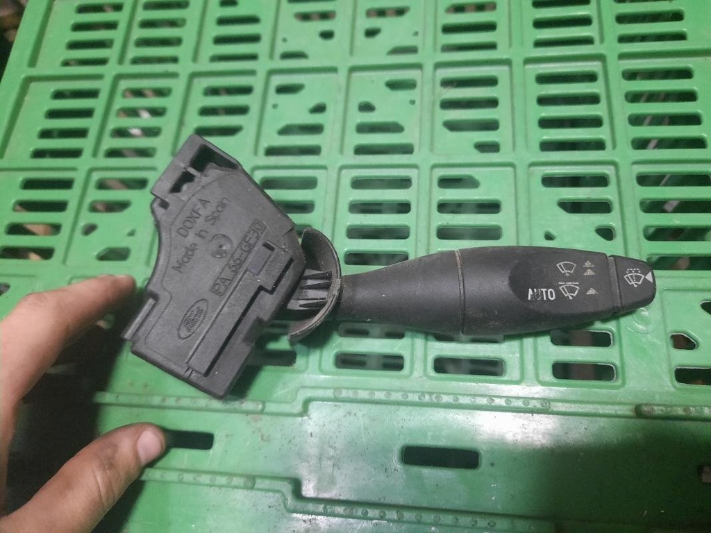 Mando luces - Ford Mondeo II Hatchback (2.0 16V (145 cv) Automatico) (2004)