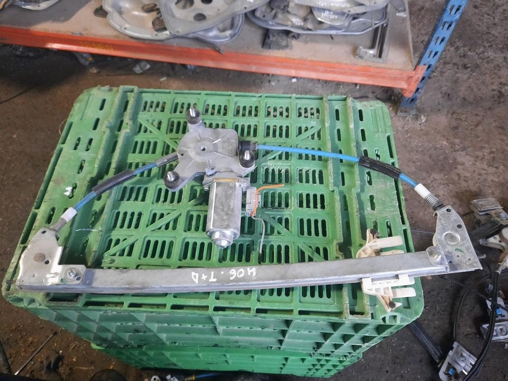 Elevalunas trasero derecho - Peugeot 406 (8) (1.9 D (75 cv))