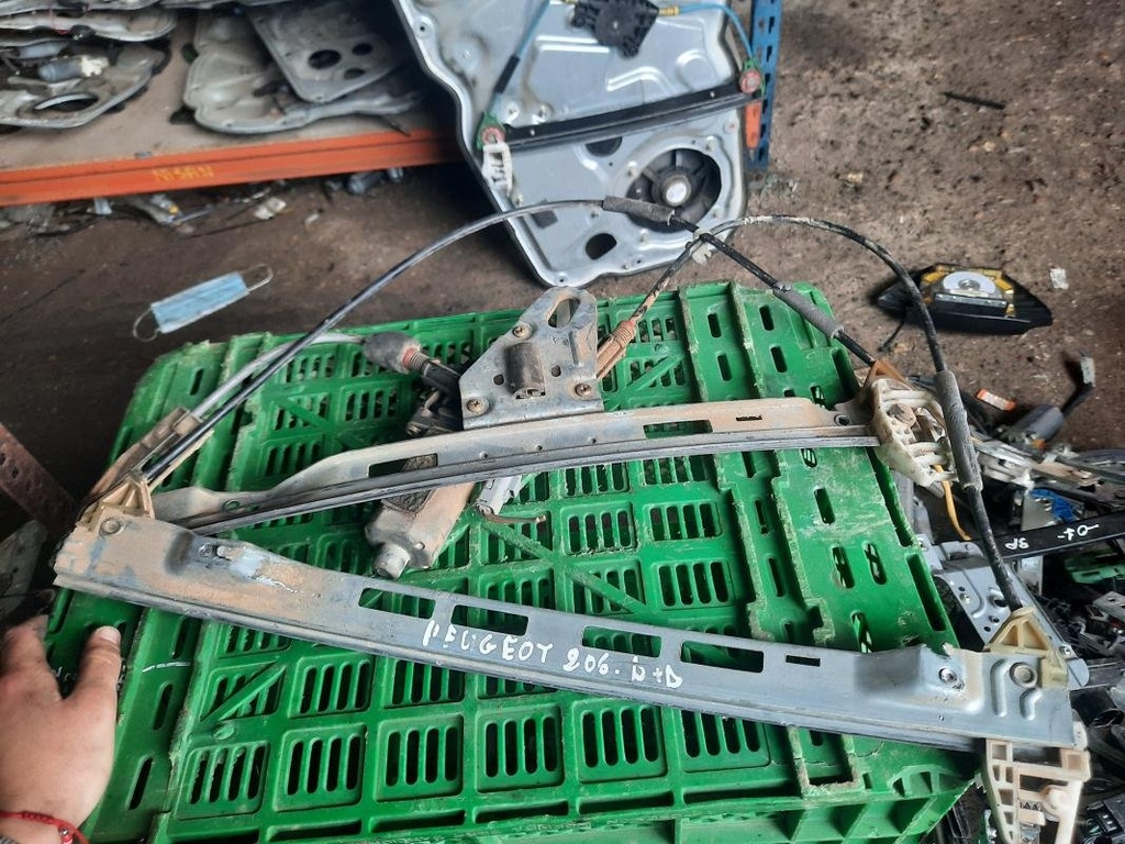 Elevalunas delantero derecho - Peugeot 206 (1.6 16V (109 cv))