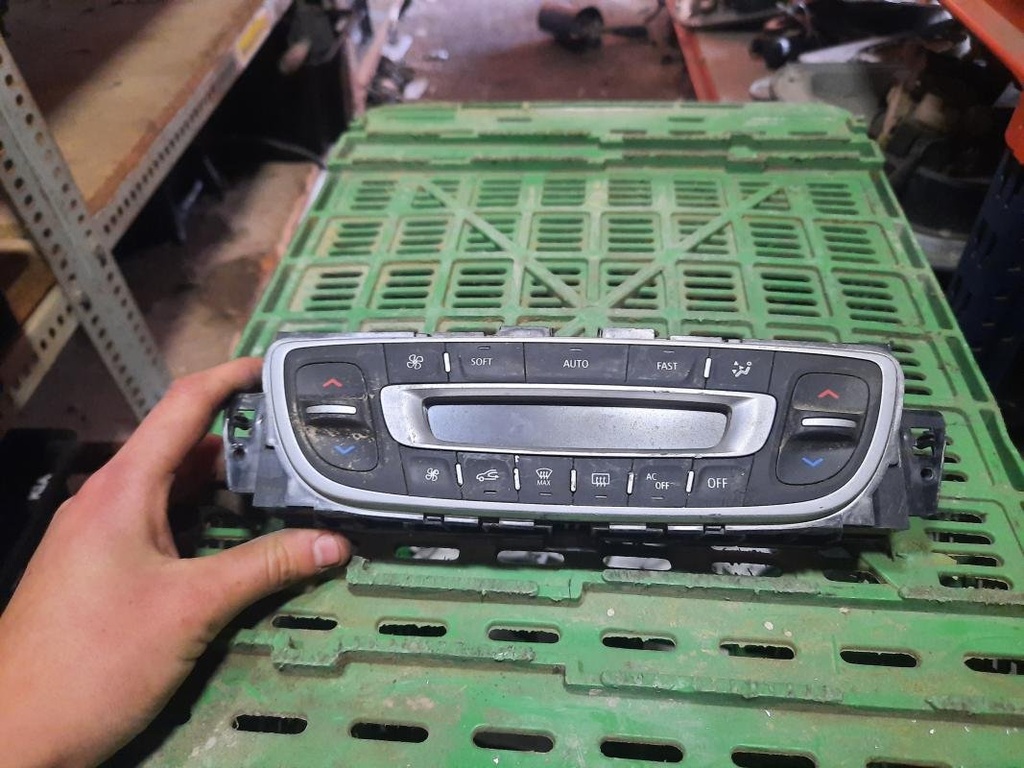 Mando calefaccion / A/A - Renault Scenic III (1.5 dCi (110 cv) FAP) (2010)