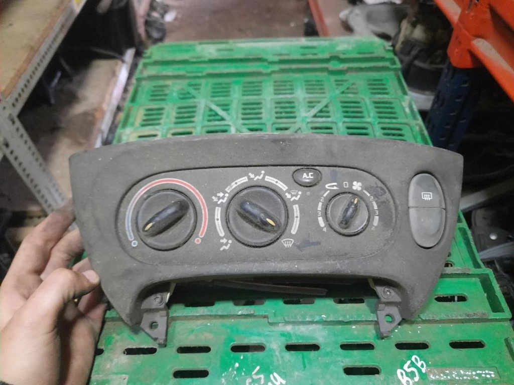 Mando calefaccion / A/A - Renault Scenic I RX (1.9 dCi (102 cv)) (2000)