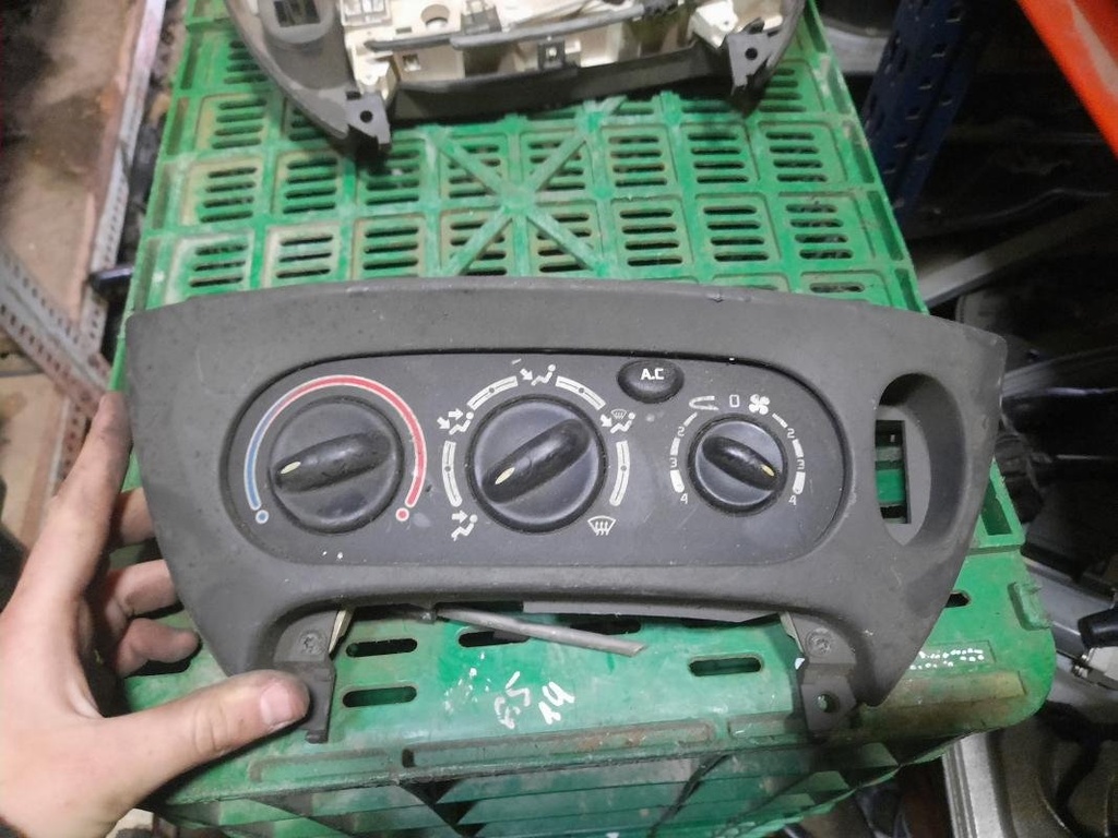 Mando calefaccion / A/A - Renault Scenic I RX (1.9 dCi (102 cv)) (2000)