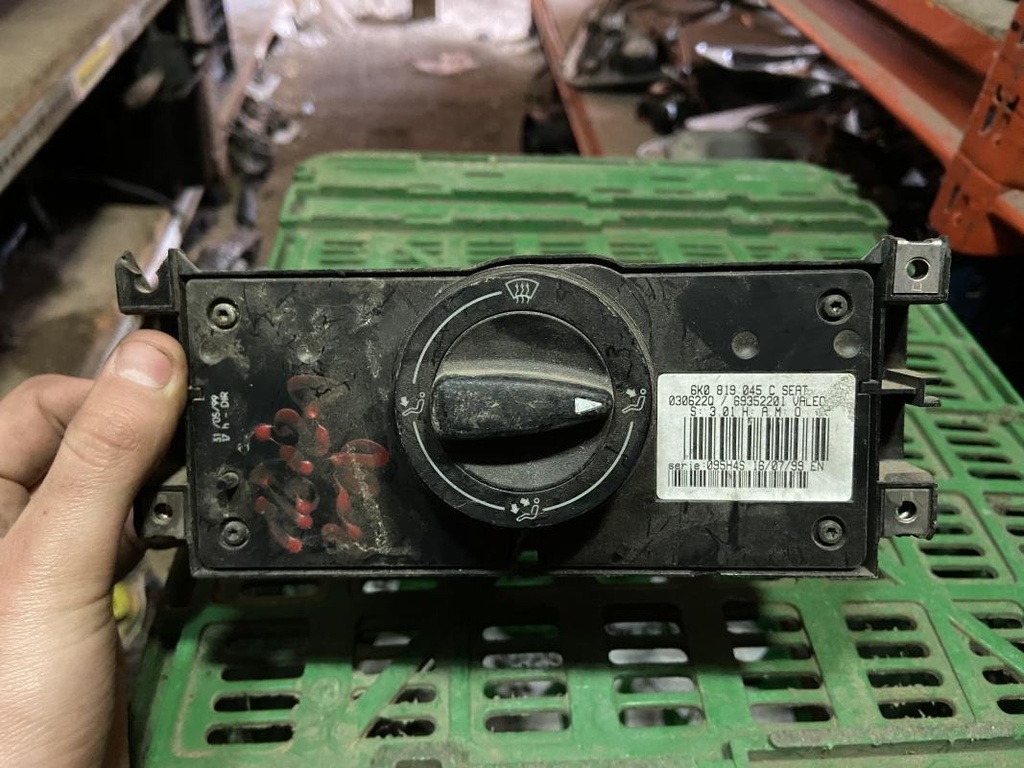 Mando calefaccion / A/A - Seat Ibiza II (Versión 1999) (1.0 i (50 cv)) (2000)