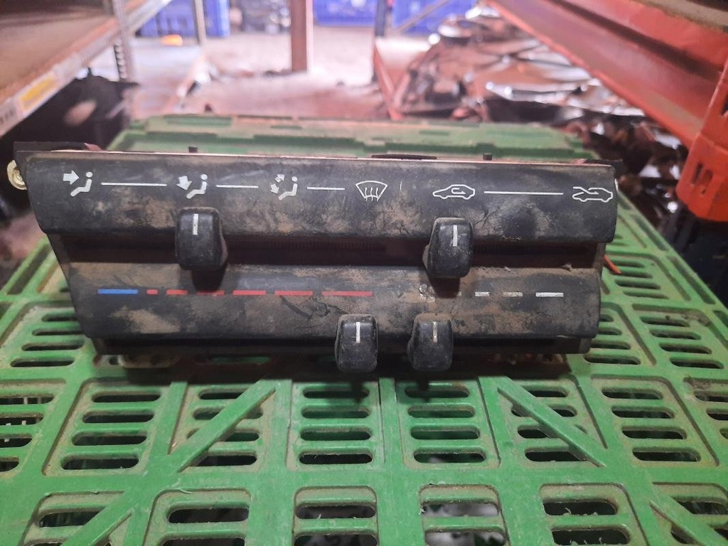 Mando calefaccion / A/A - Citroen Xantia (X1) (1.8 i 16V (110 cv))