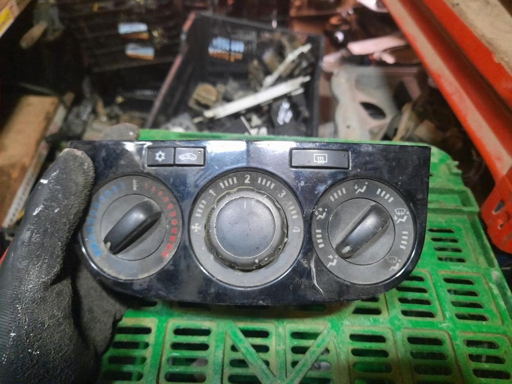 Mando calefaccion / A/A - Opel Corsa D 3-puertas (1.3 CDTI (75 cv))