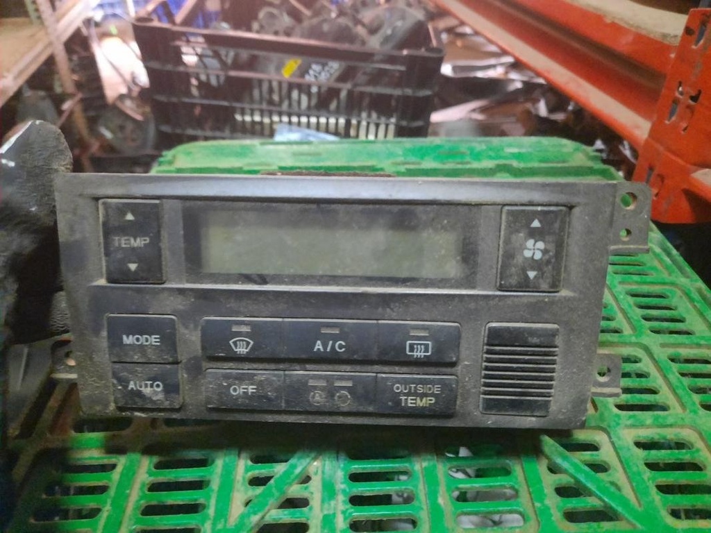 Mando calefaccion / A/A - Hyundai Elantra III (1.6 (107 cv))