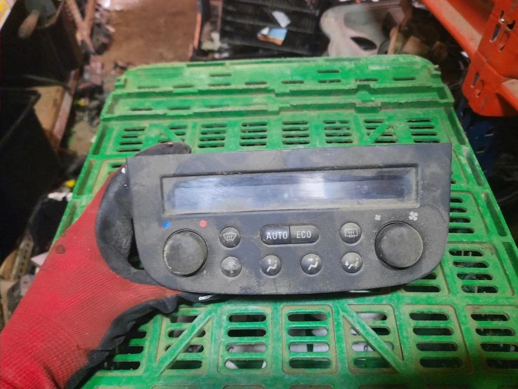 Mando calefaccion / A/A - Opel Corsa C (Versión 2003) (1.3 CDTI (70 cv)) (2005)