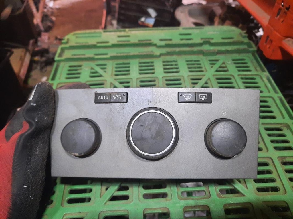 Mando calefaccion / A/A - Opel Astra H (1.6i 16V (105 cv))