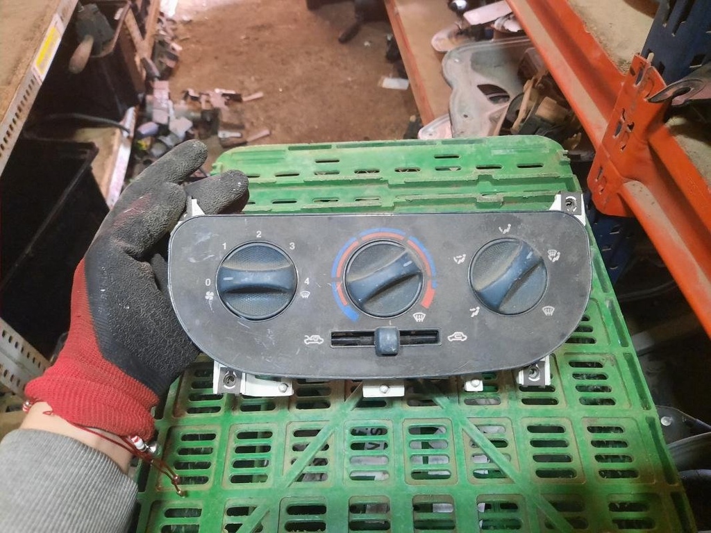 Mando calefaccion / A/A - Fiat Doblo Cargo (223_) (1.3 JTD 16 V (70 cv)) (2003)