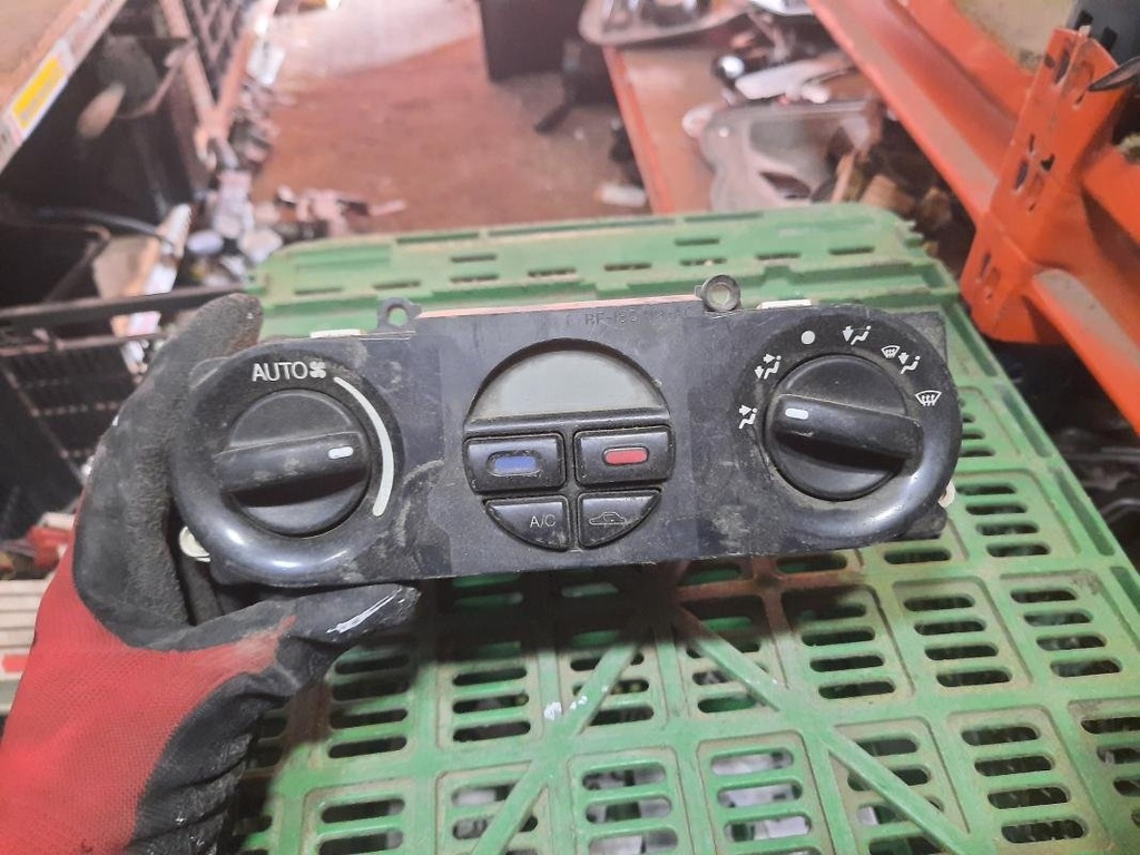 Mando calefaccion / A/A - Ford Mondeo I Hatchback (Versión 1996) (1.6 16V (95 cv)) (1997)