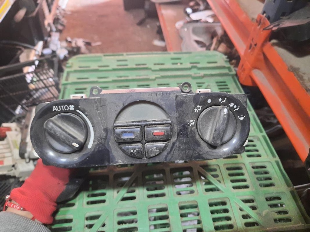 Mando calefaccion / A/A - Ford Mondeo I Hatchback (Versión 1996) (1.6 16V (95 cv)) (1997)