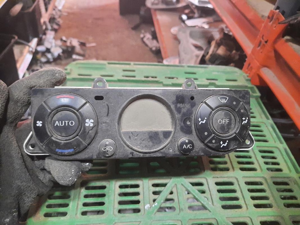 Mando calefaccion / A/A - Ford Mondeo II Hatchback (2.0 16V (145 cv)) (2005)