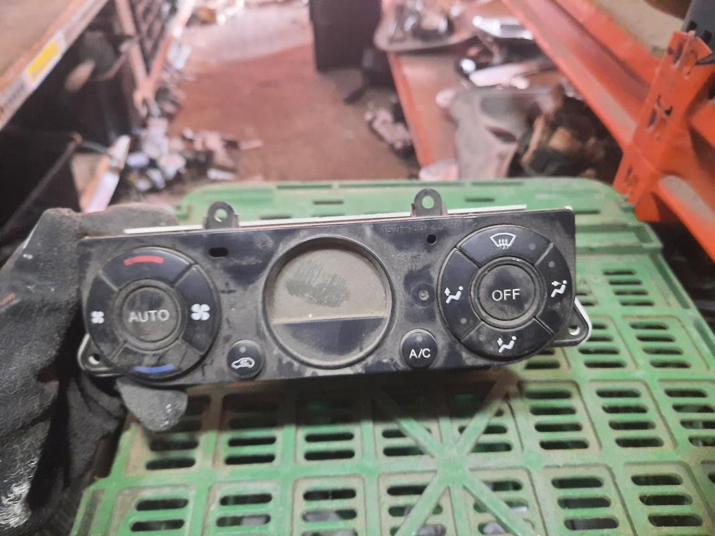 Mando calefaccion / A/A - Ford Mondeo II Hatchback (2.0 16V (145 cv)) (2005)