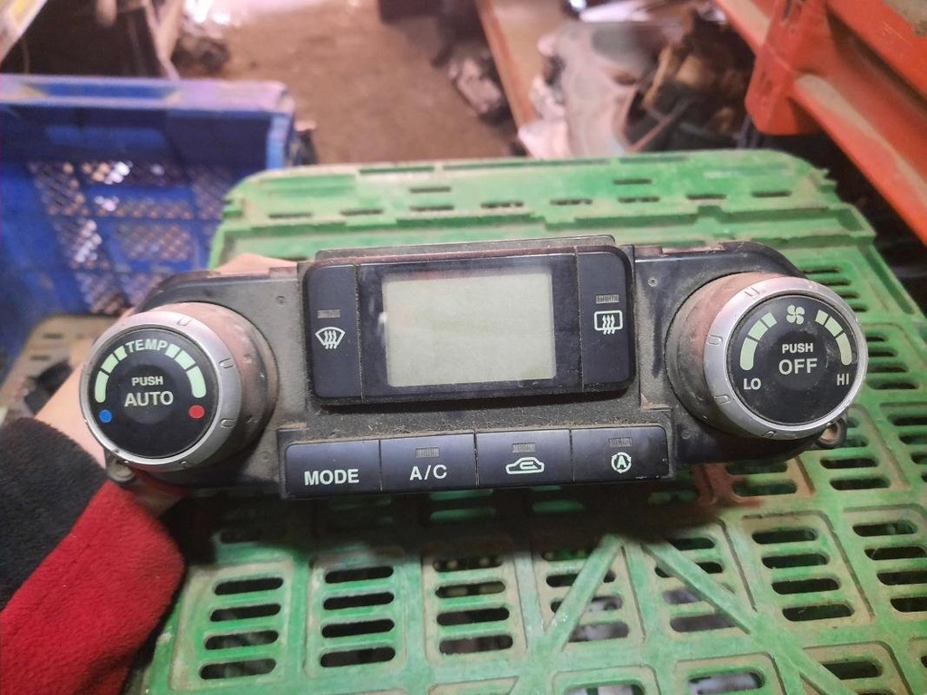 Mando calefaccion / A/A - Hyundai Sonata V (NF) (2.0i 16V (137 cv)) (2007)