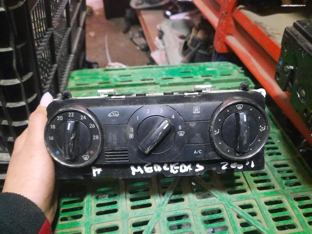 Mando calefaccion / A/A - Mercedes Benz Clase B (W245) (B 170 (116 cv))