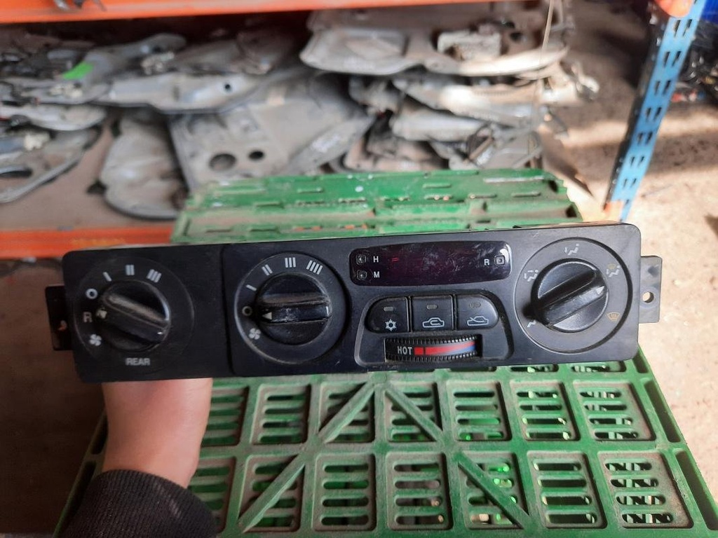 Mando calefaccion / A/A - Kia Carnival II (2.5i V6 24V (150 cv))