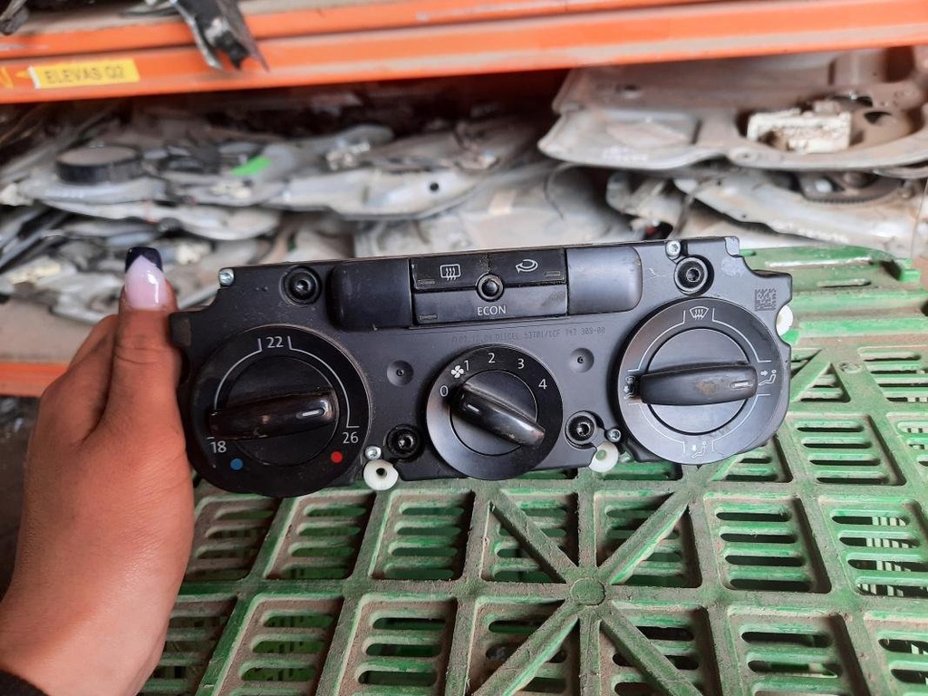 Mando calefaccion / A/A - Volkswagen Golf V (1.4 TSI (122 cv)) (2001)