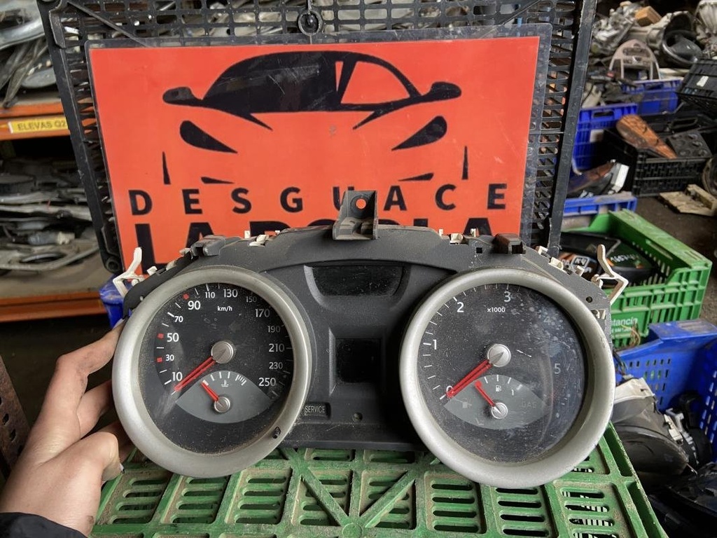 Cuenta kilometros - Renault Megane II (1.9 dCi (120 cv)) (2004)