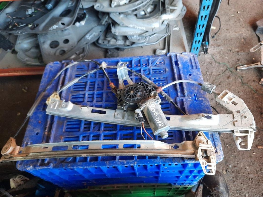 Elevalunas delantero derecho - Peugeot 206 (1.4i (75 cv))