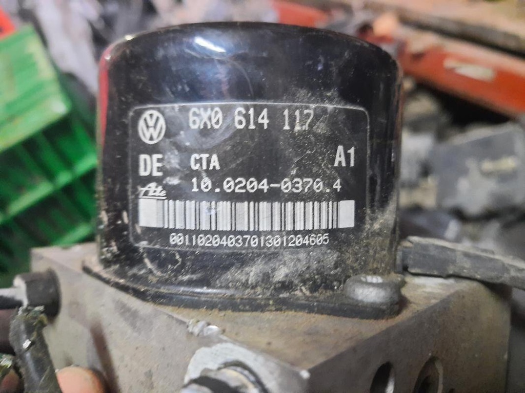Centralita abs - Volkswagen Polo IV (9N) (1.4 16V (101 cv)) (2001)
