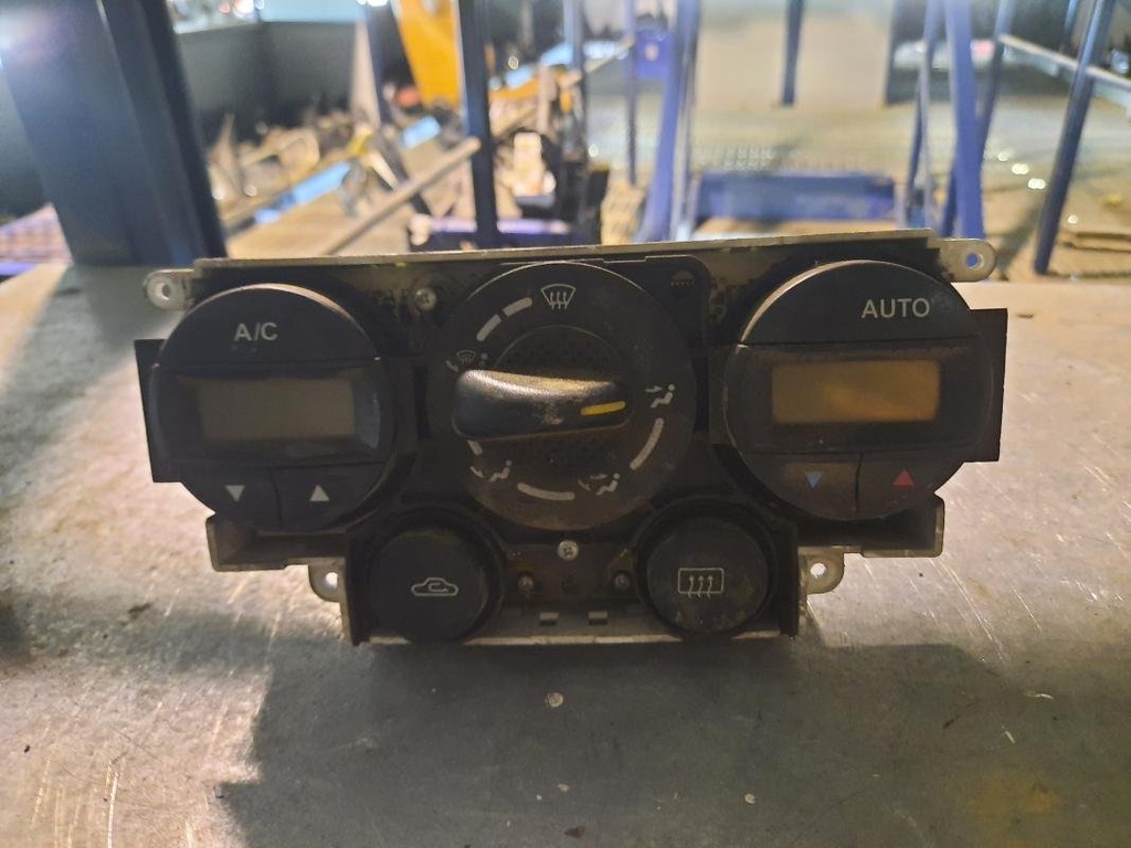 Mando calefaccion / A/A - Nissan Primera (P11) (1.8 16V (114 cv))